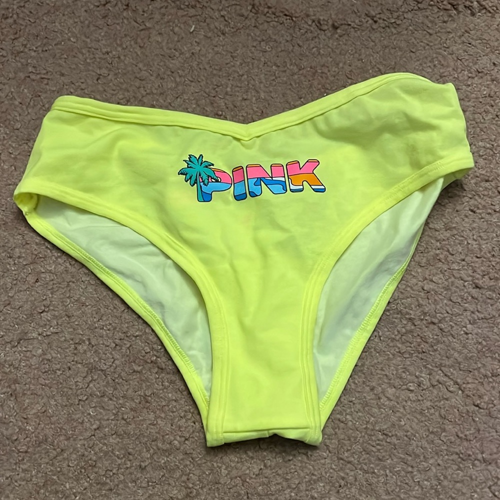 Nwt  Victoria’s Secret pink panty size medium